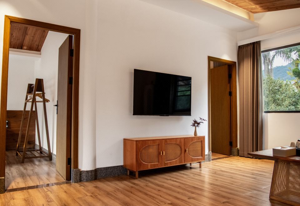 FUZHOU ROYAL HOT SPRING HOTEL & RESORTQingyun Pavilion - Travel Villa(Two Bedrooms And One Living Room+indoor Hot Spring Pool)