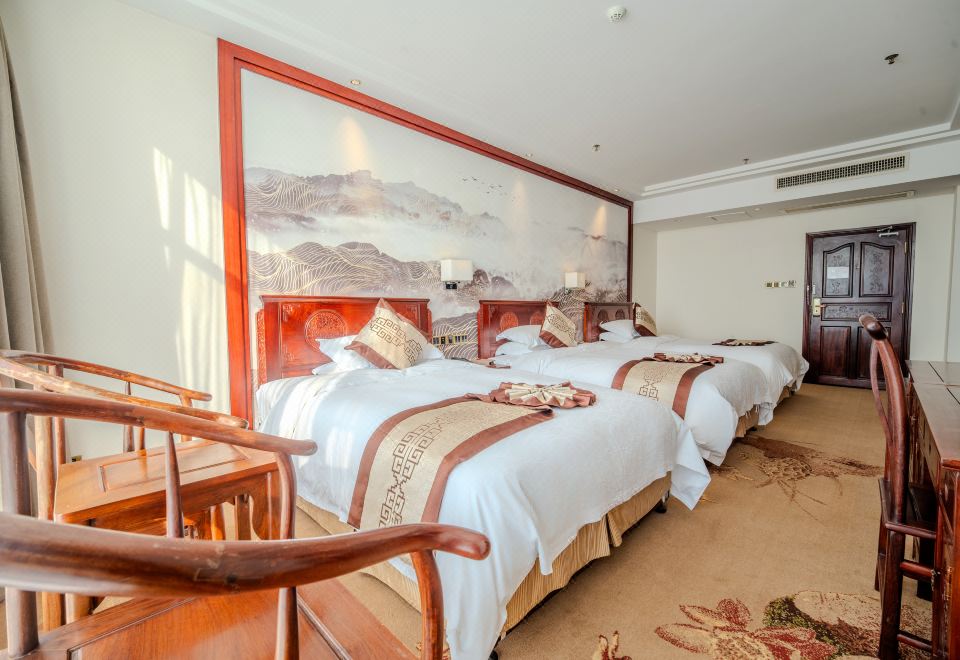 Huashan Hot Spring International HotelElegant 3-bed Room