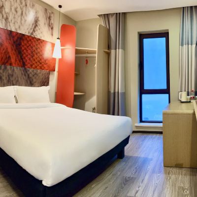 大床房A（電視投屏+記憶枕） 宜必思飯店（瀋陽火車站太原街店）優惠