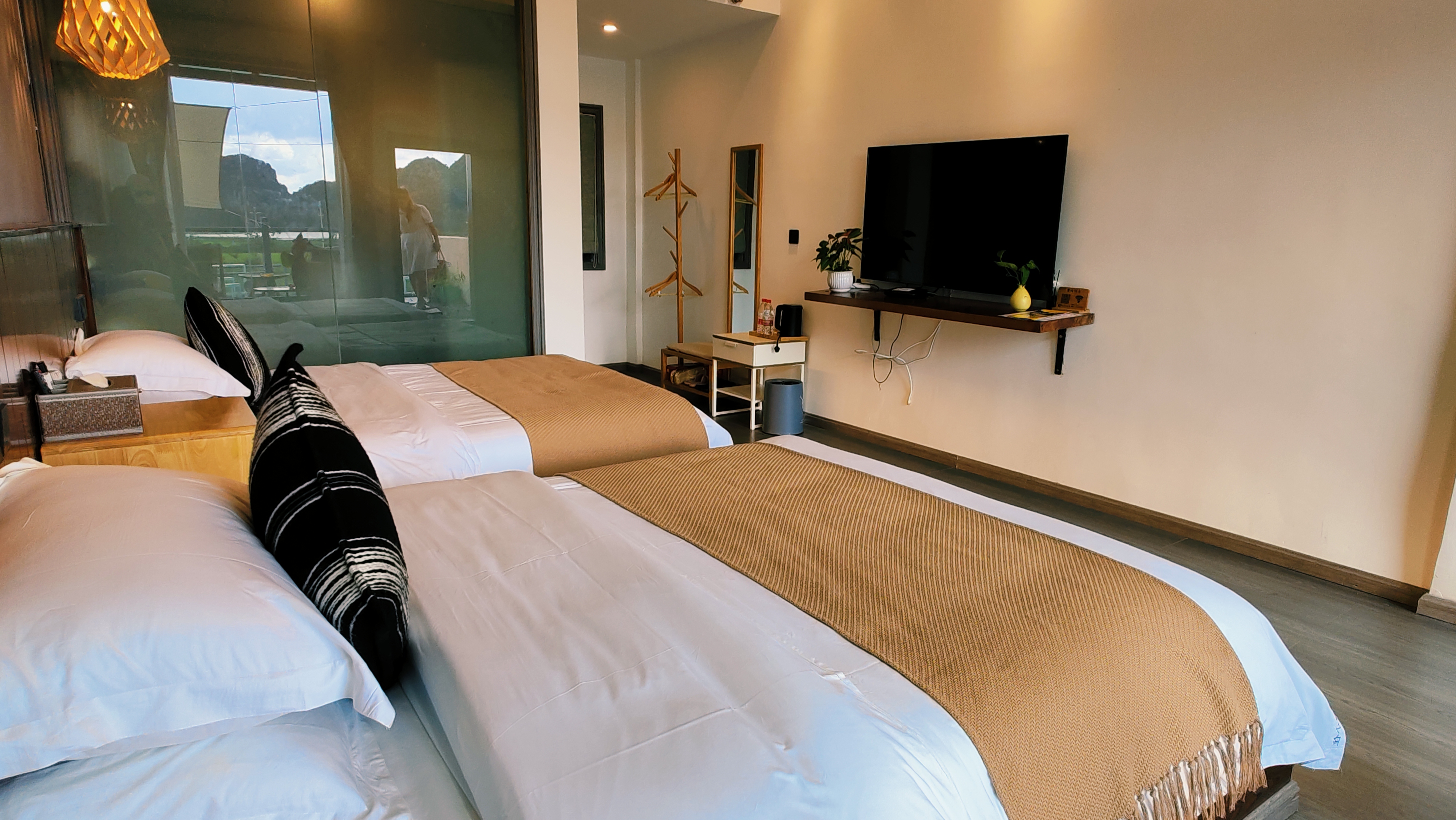 Happy Time Inn Puzhehei观景赏荷标间