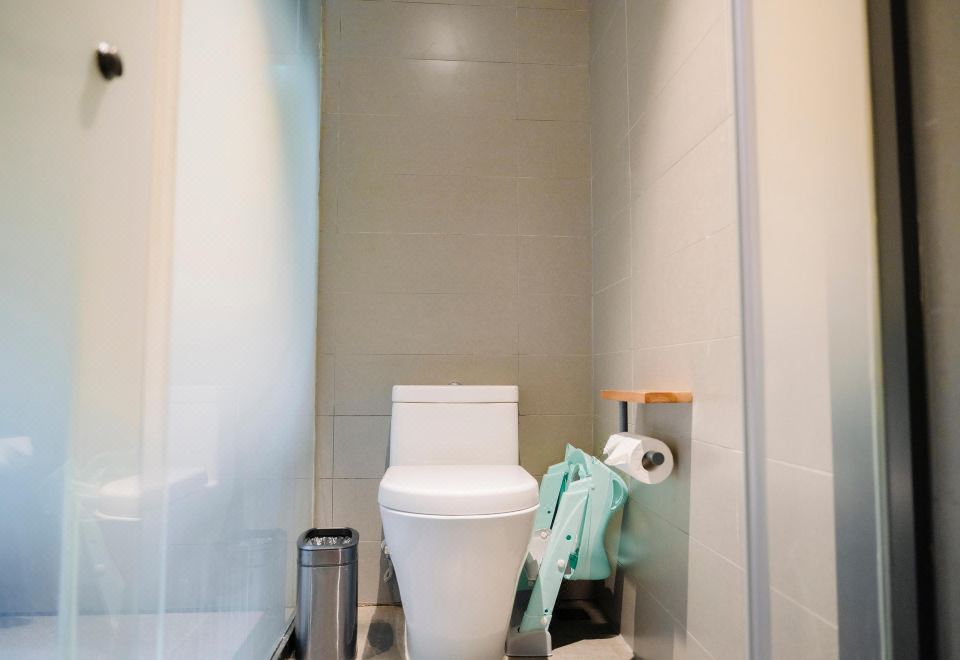 Hangzhou SENBO Nature Park and ResortForest Castle King Cottage