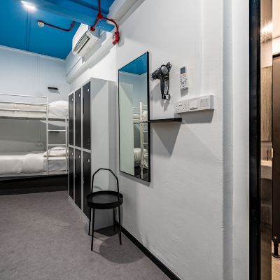 Private Room (6 Beds) with En-Suite Bathroom