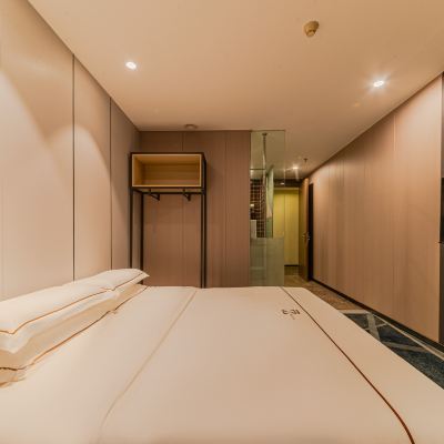 特色大床房（智能客控+新風系統+凈化器+投屏）（無窗） 呼嚕棧飯店（深圳福田農林地鐵站店）優惠