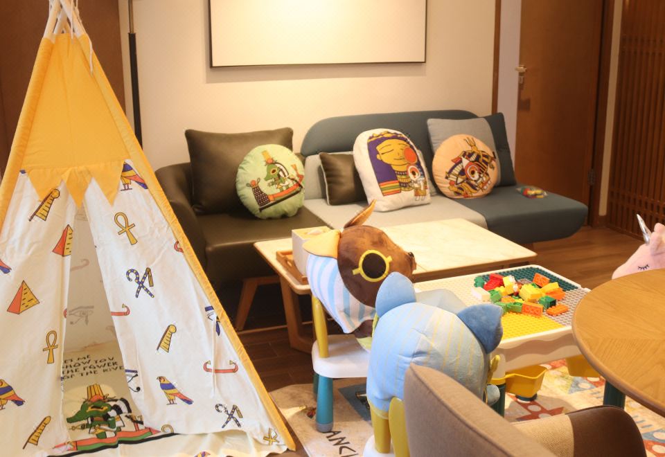 Wingate by Wyndham Hainan ChengmaiEgyptian Theme Deluxe Family Suite