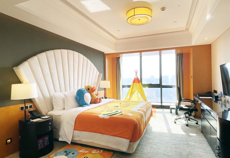 B.Duck小黄鸭&YOYO亲子主题豪华大床房