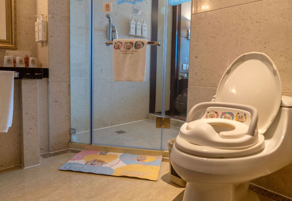 Beijing Xinjiang PlazaPleasant Goat And Big Big Wolf Theme Double Bed Room