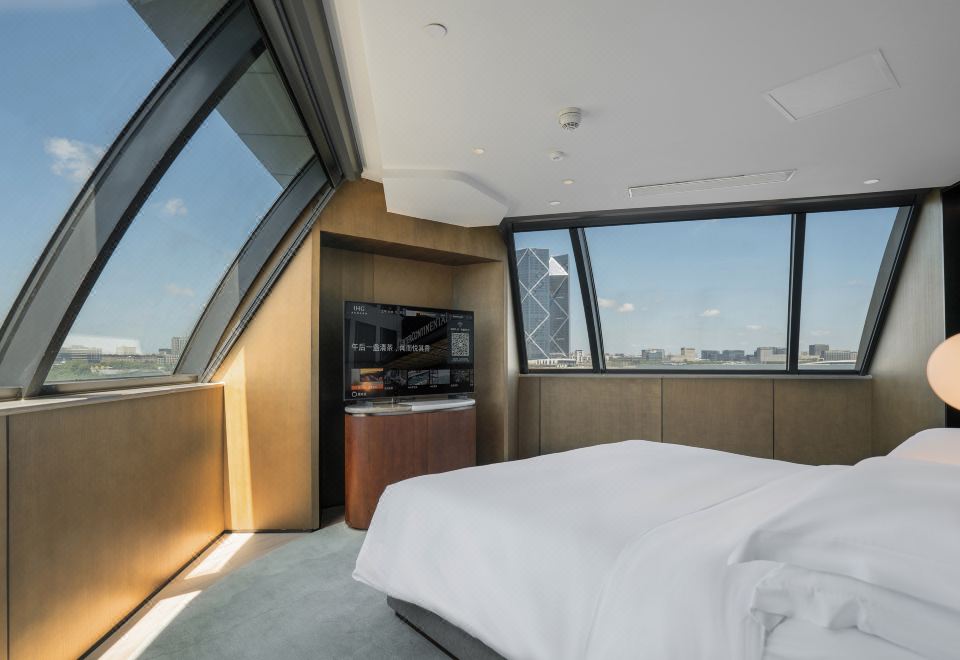 双卧湖景家庭套房