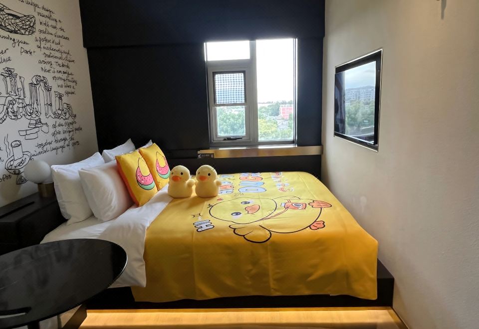 CitiGO Hotel Nanluoguxiang BeijingHuanyi Parent-child Queen Room(Fridge)