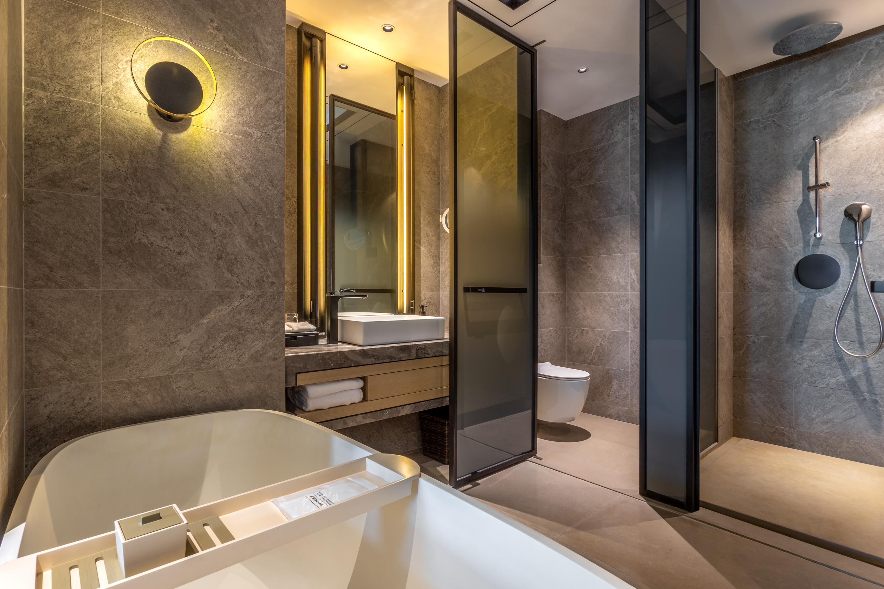 行政豪华房（浴缸+冰箱+手机投屏）