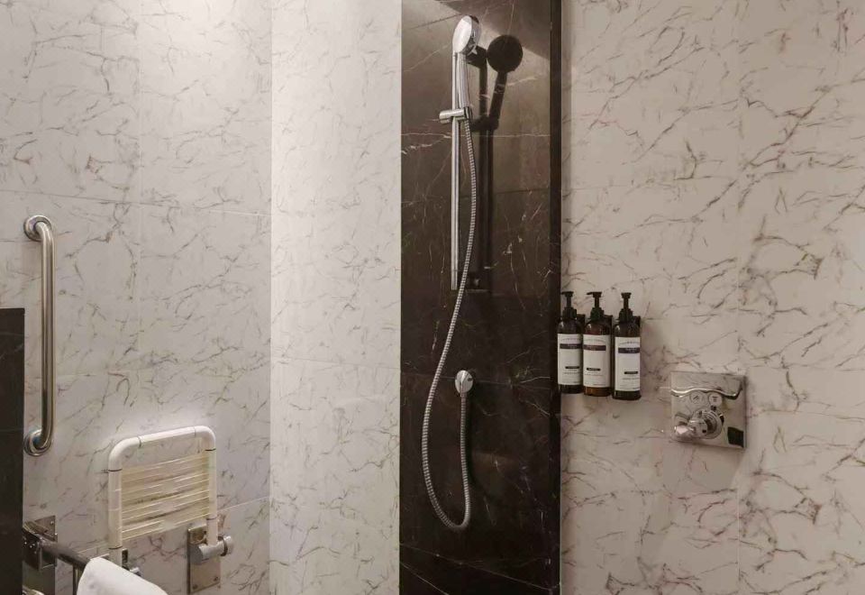 Hyatt Regency HengqinAccessible Queen Room