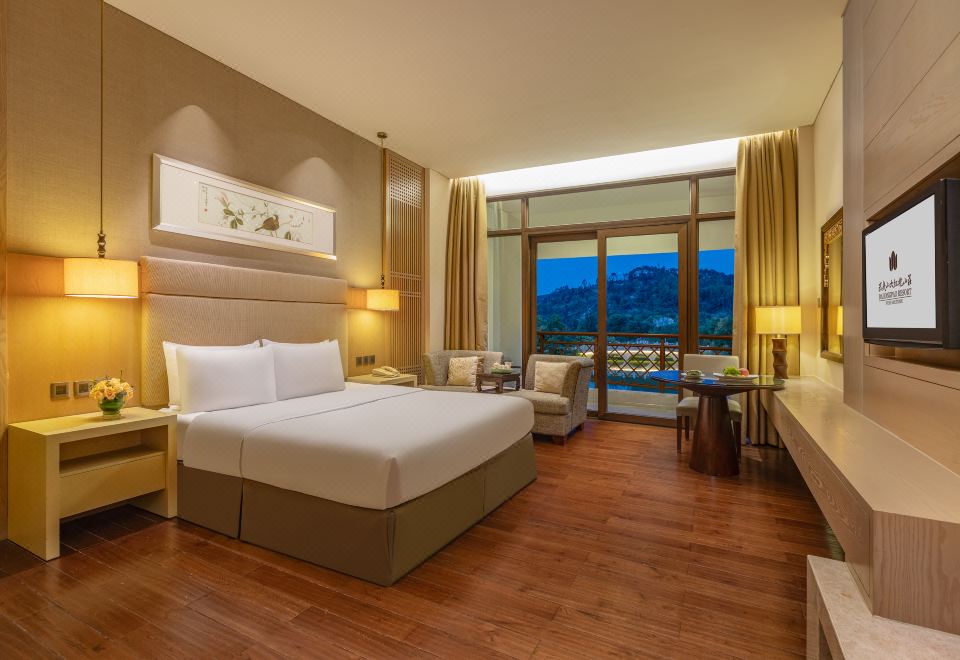 豪華湖景大床房