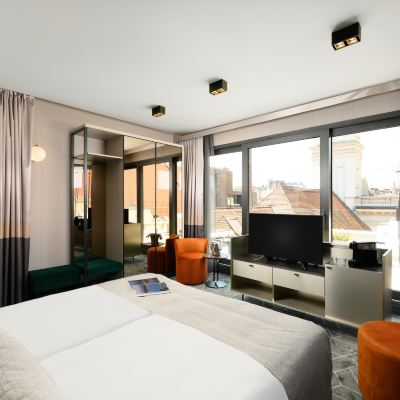 Deluxe Double Room With Balcony Emerald Hotel Promo Code