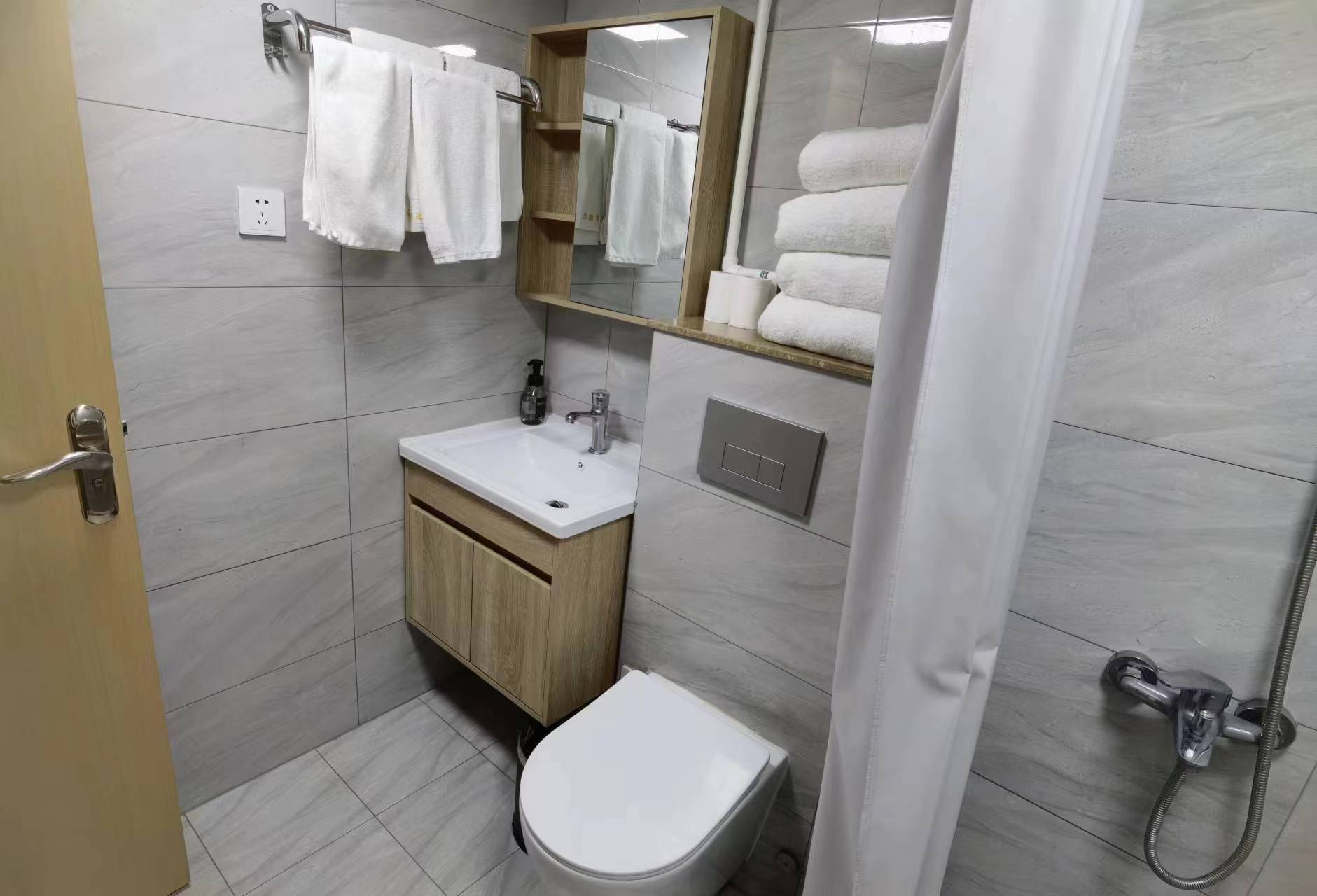 城景飘窗特惠大床房