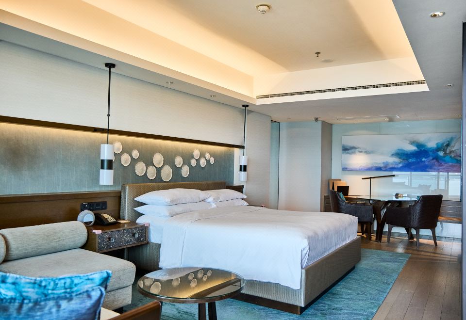 东翼揽海轩尊尚行政海景大床房