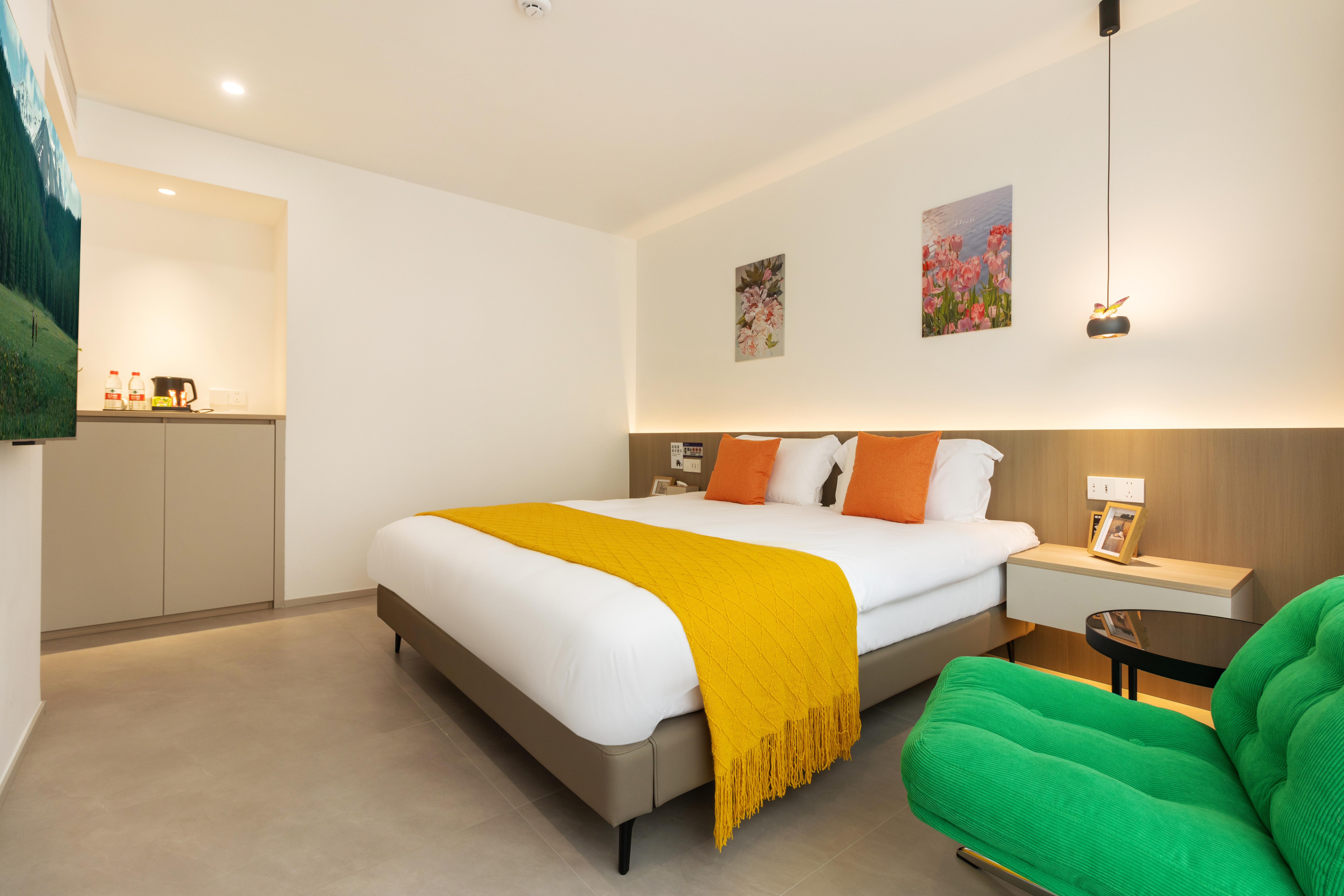 悠然舒适大床房丨中央约克水空调+地暖+可投屏智能电视+休闲座椅+慕思床垫+toto衞浴