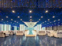 Pudong Holiday Hotel Hotele w: Aksu