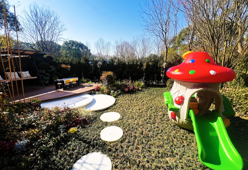 WUXI TAIHU HOTELCourtyard Parent-child Room