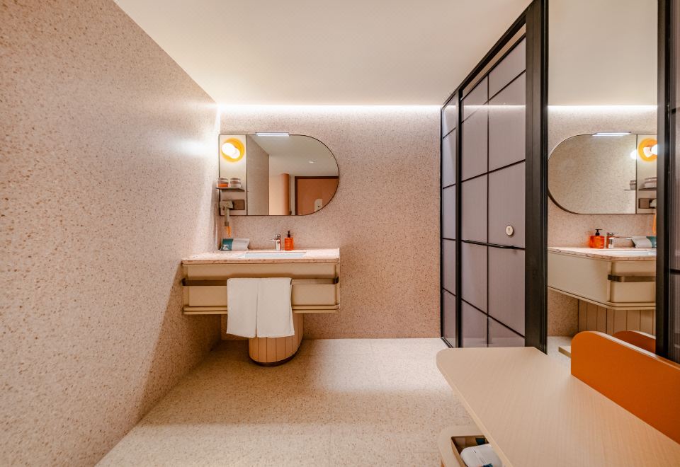 大床房【护脊床垫+65寸电视投屏+小冰箱】