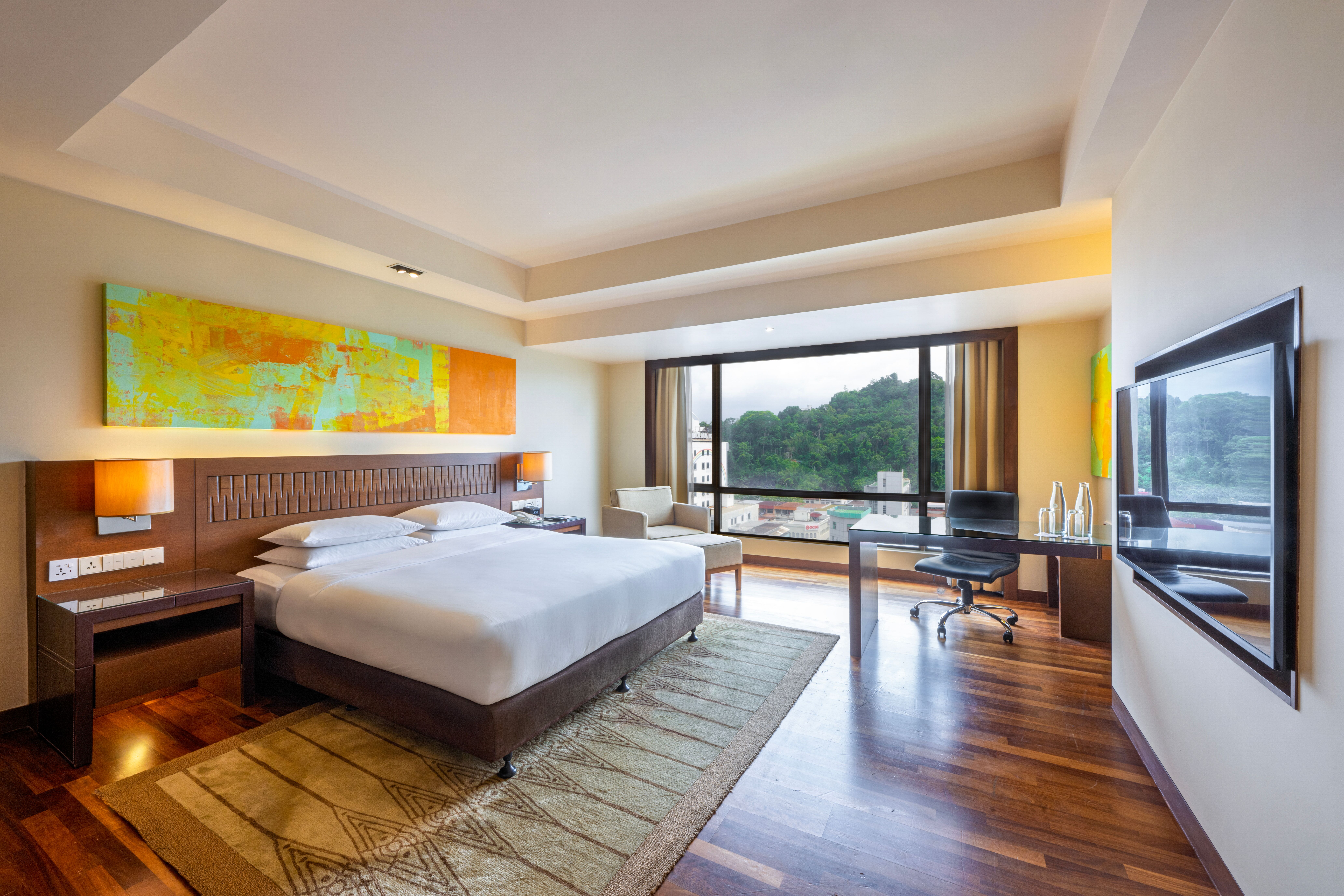 俱乐部特大床房