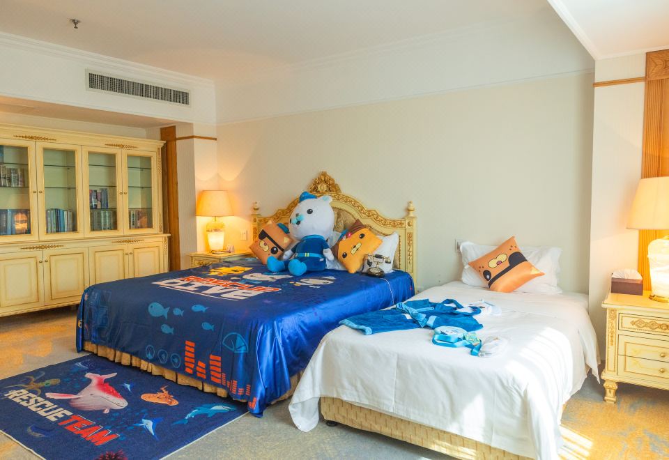 海底小縱隊主題房（卡通布置+沙發茶幾+超大洗浴間）