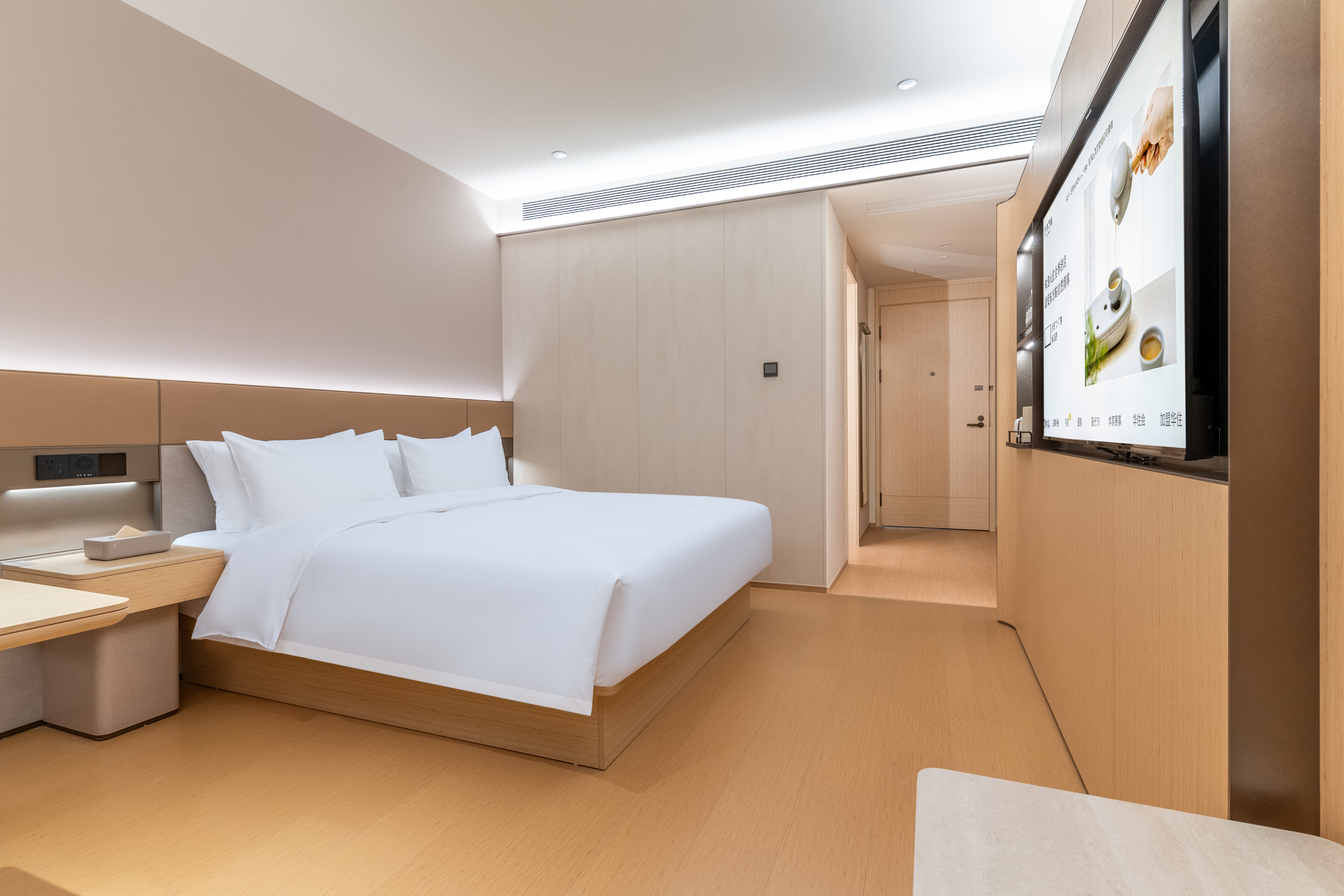 高级大床房（金可儿床垫+智能客控+投屏电视＋小冰箱）