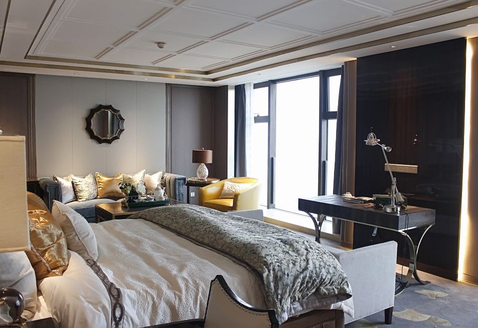 Crowne Plaza Guangzhou ZengchengDuplex Presidential Suite - With View (Top Floor)