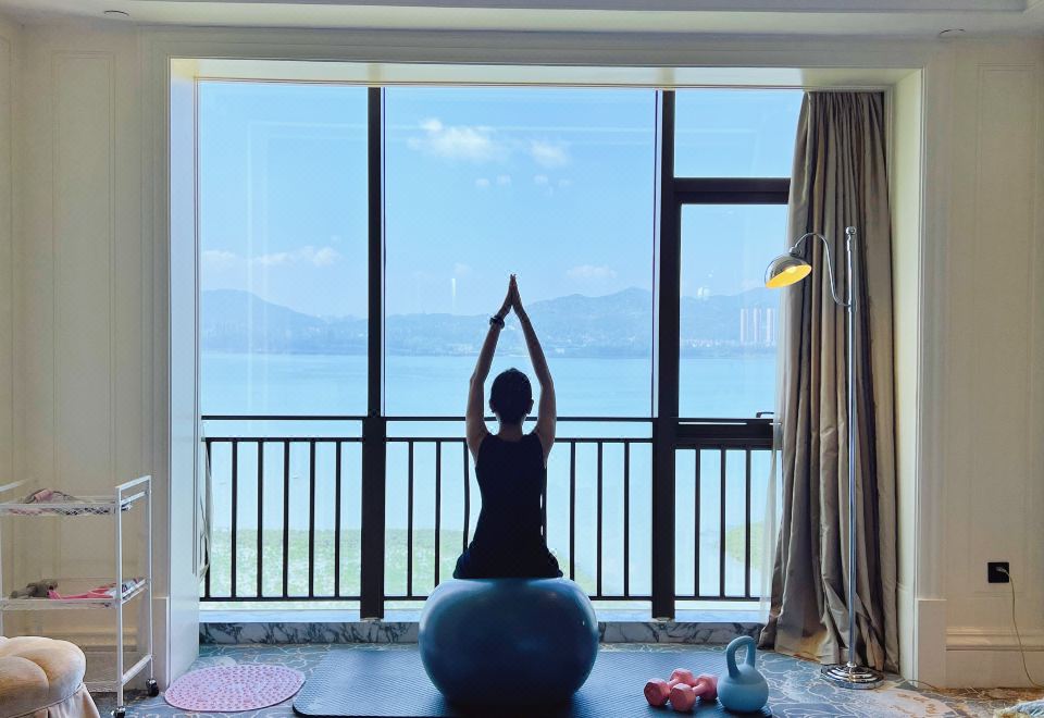 精英女士療愈房（療愈器材+卸粧品+親眠抱枕）