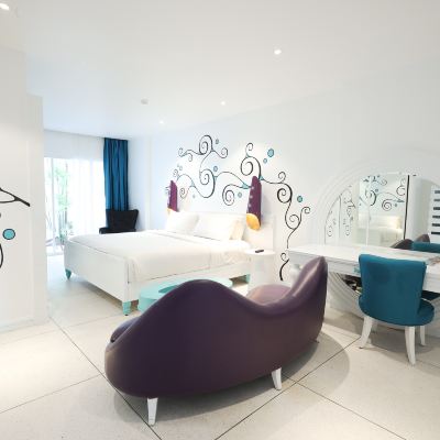 Dash Deluxe Pool Access