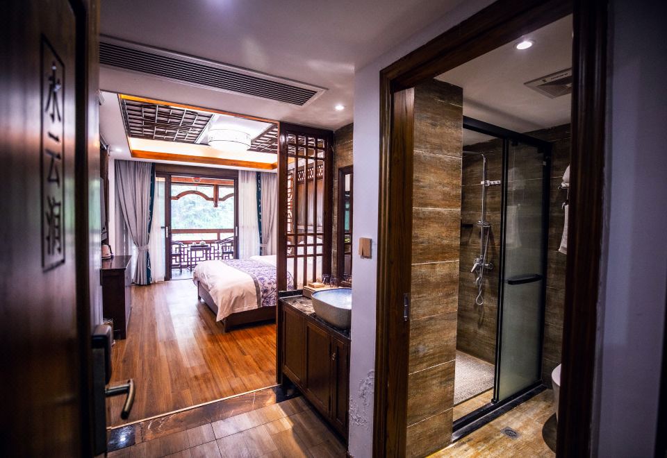 Furong Town Shuiyunxuan Inn (Furong Town Scenic Area)Guestroom - Near River (Double bed)