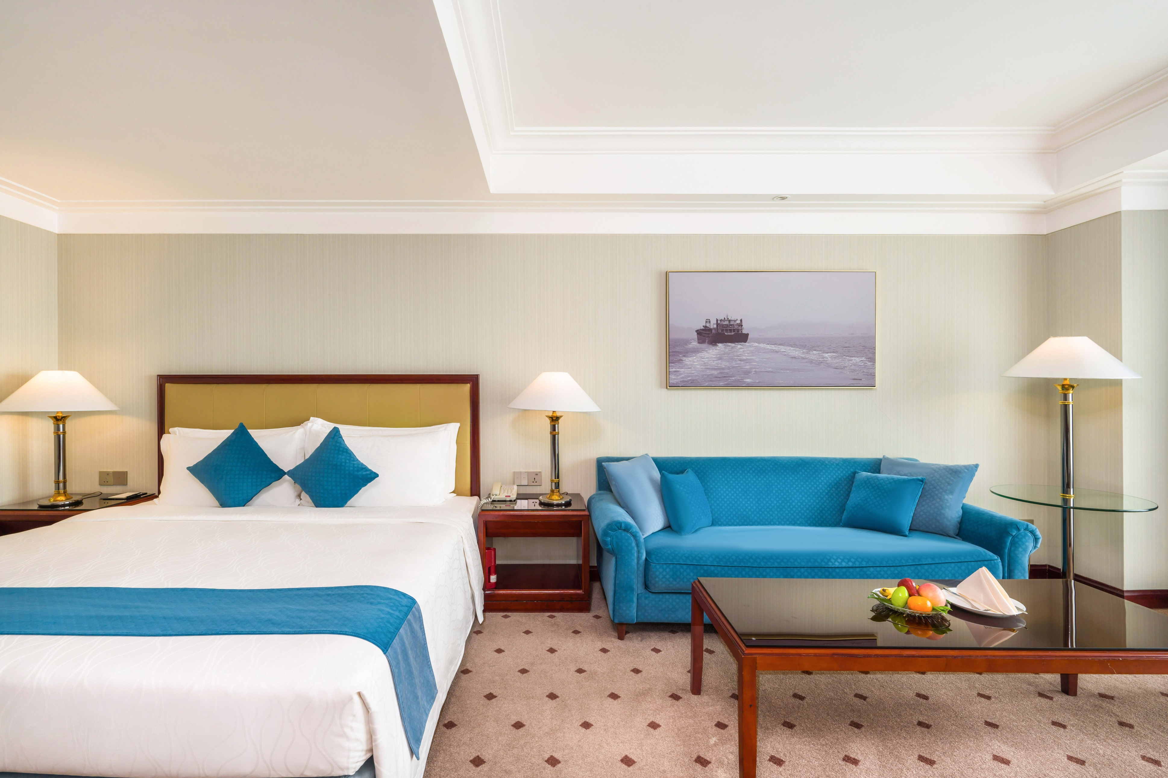 豪華大床房 大落地窗