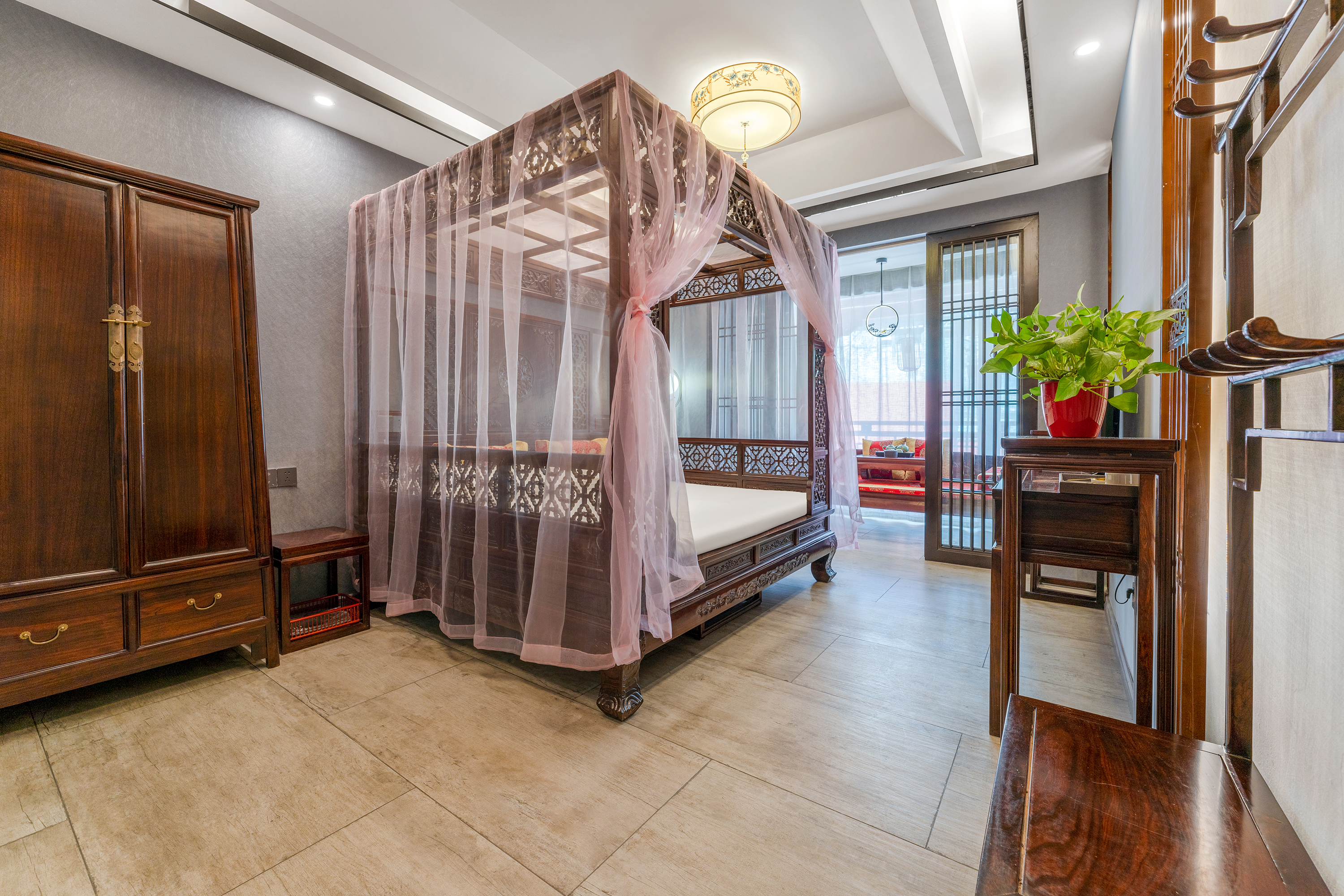 明清古典大床房（乳胶床垫+蚕丝被芯+亲肤布草）