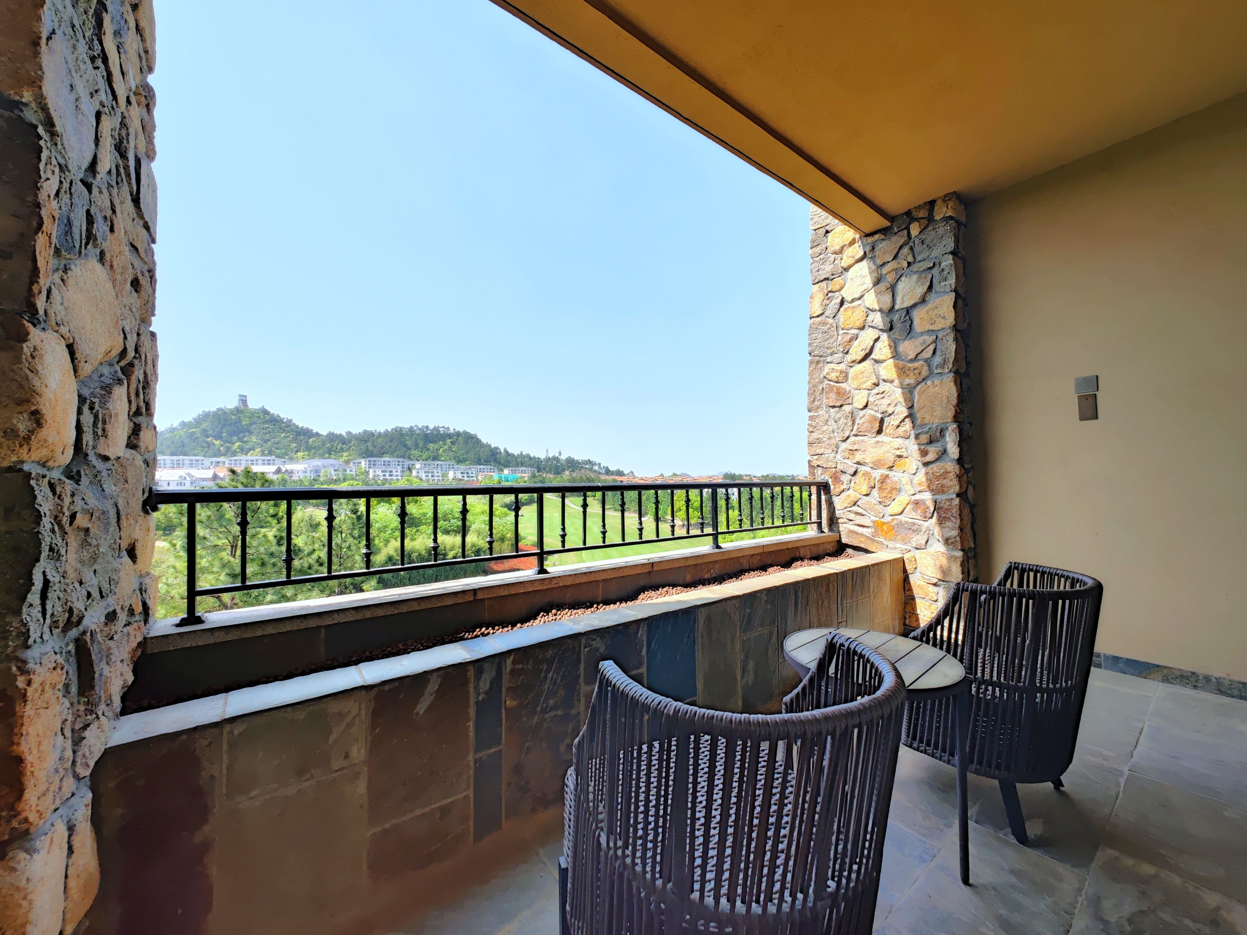 高尔夫山景阳台-双床房