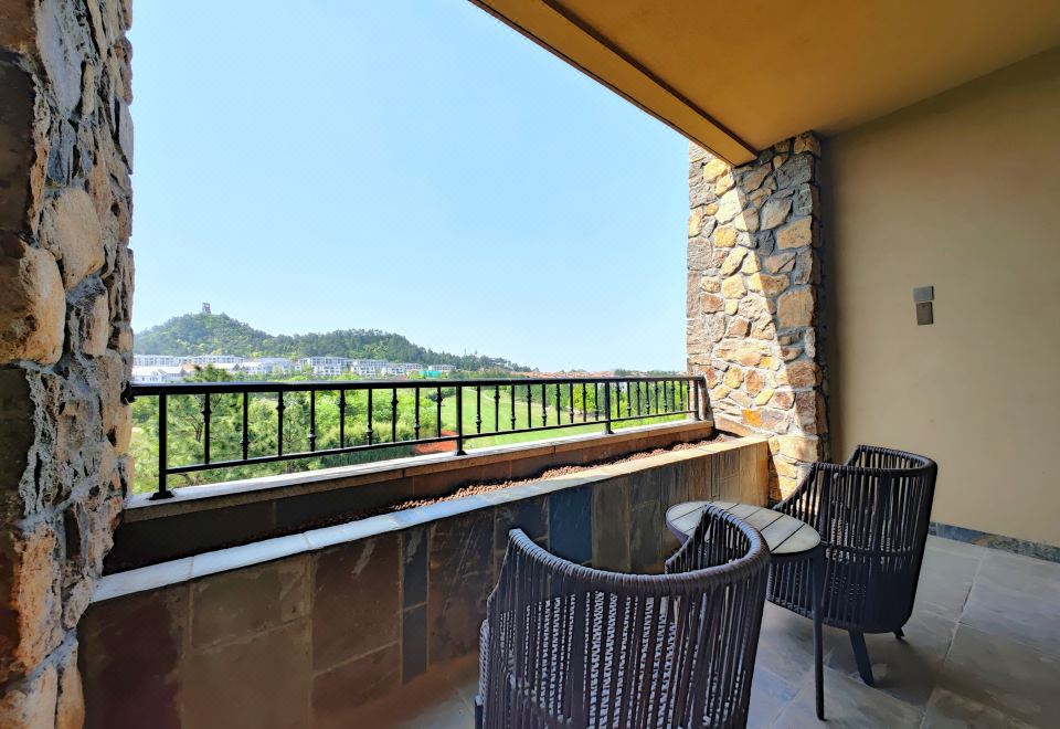 JW Marriott Hotel Zhejiang AnjiGolf Course Mountain View Balcony King Room
