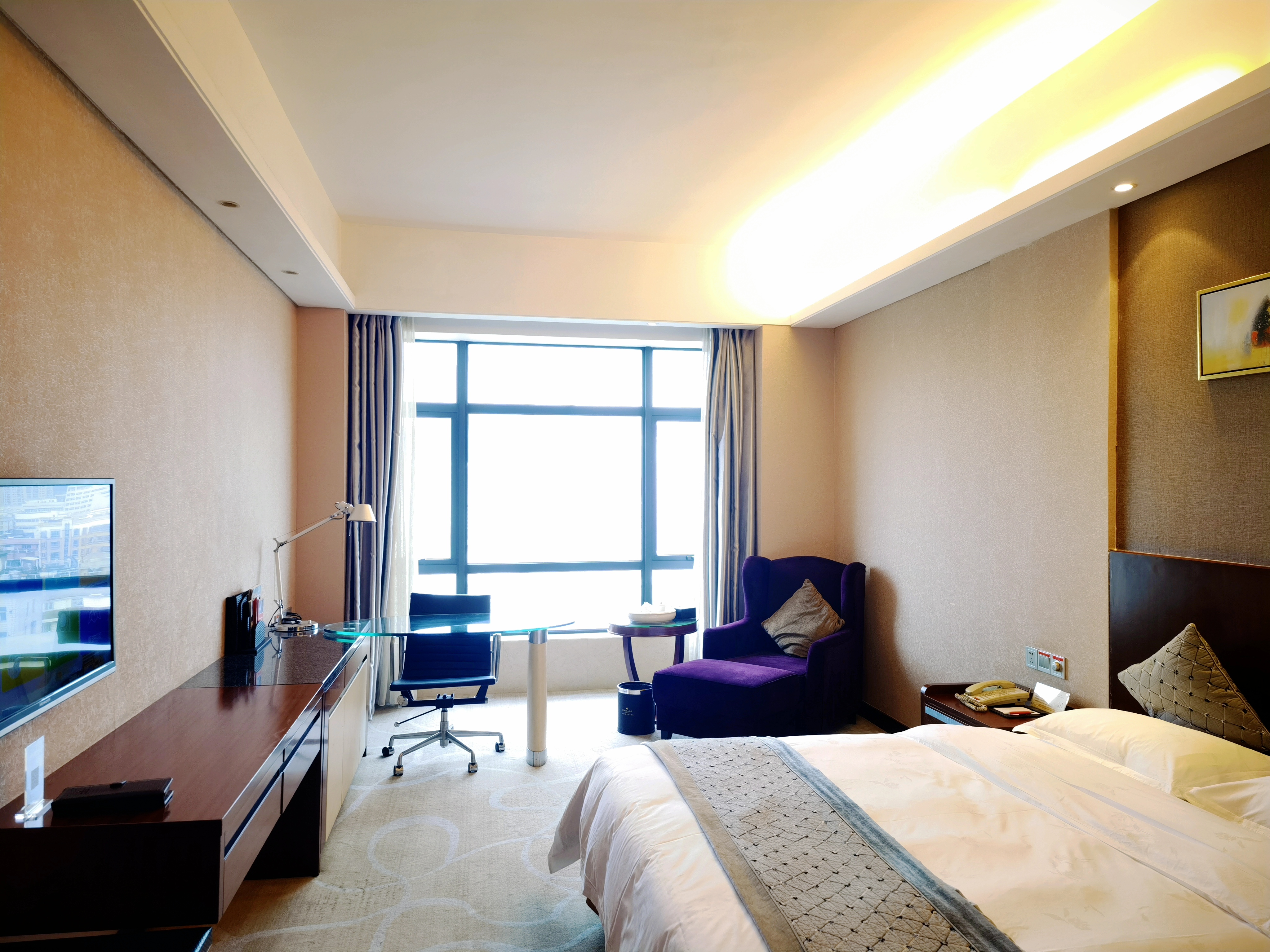 玲珑大床房（城市观景+慕斯床品）