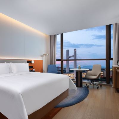 豪華大床房 深圳福田口岸希爾頓歡朋飯店優惠