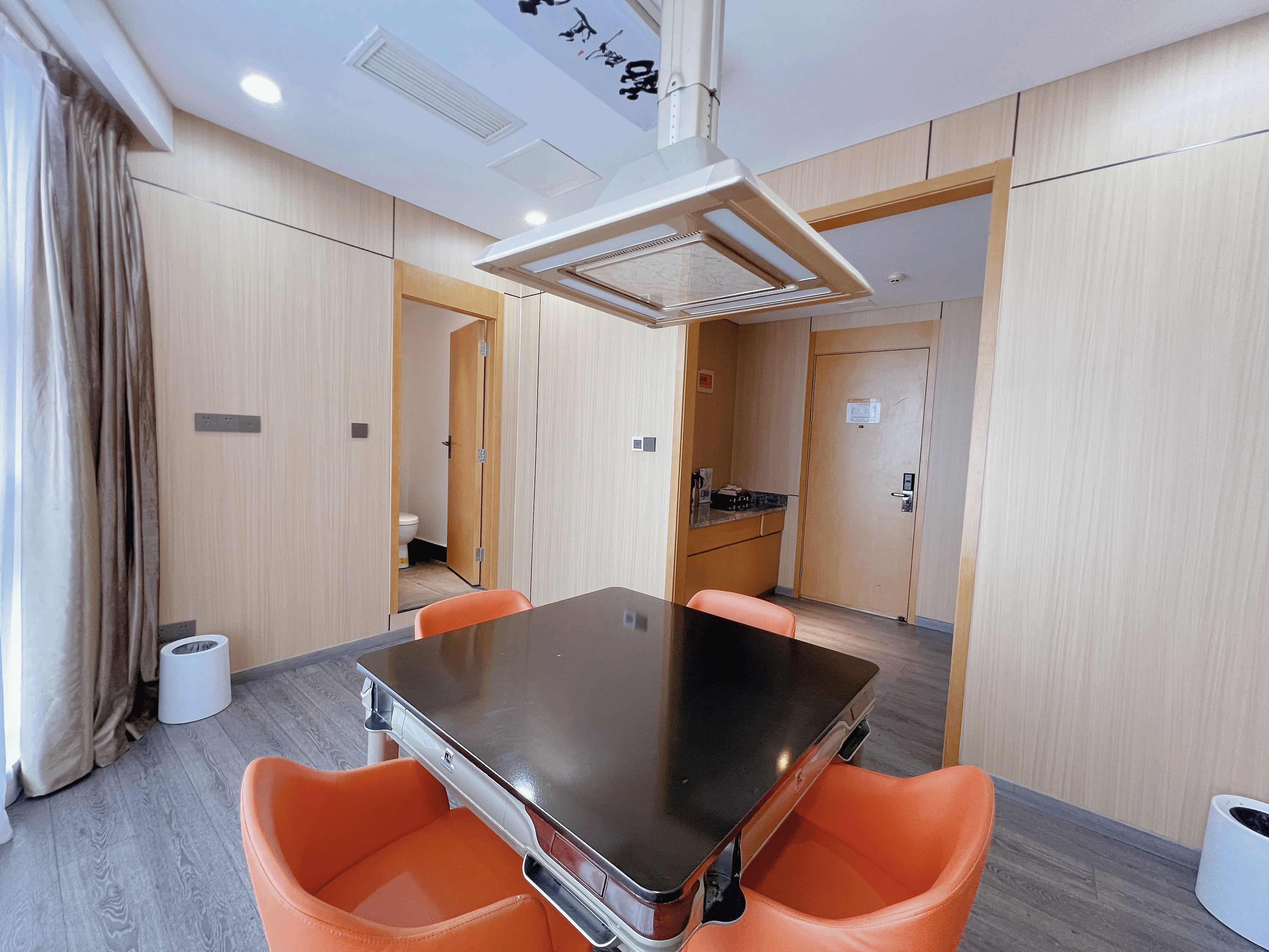 豪华棋牌大床房