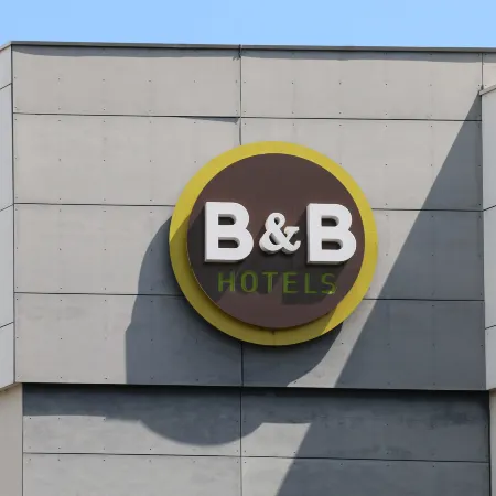 B&B Hotel Reims Centre Gare Отели в г. Реймс
