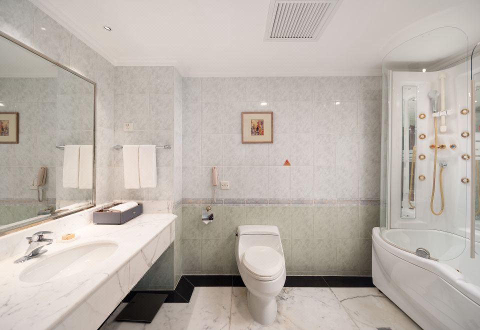 家庭套房「俯瞰市中心CBD盛景+2房1厅奢阔格局」