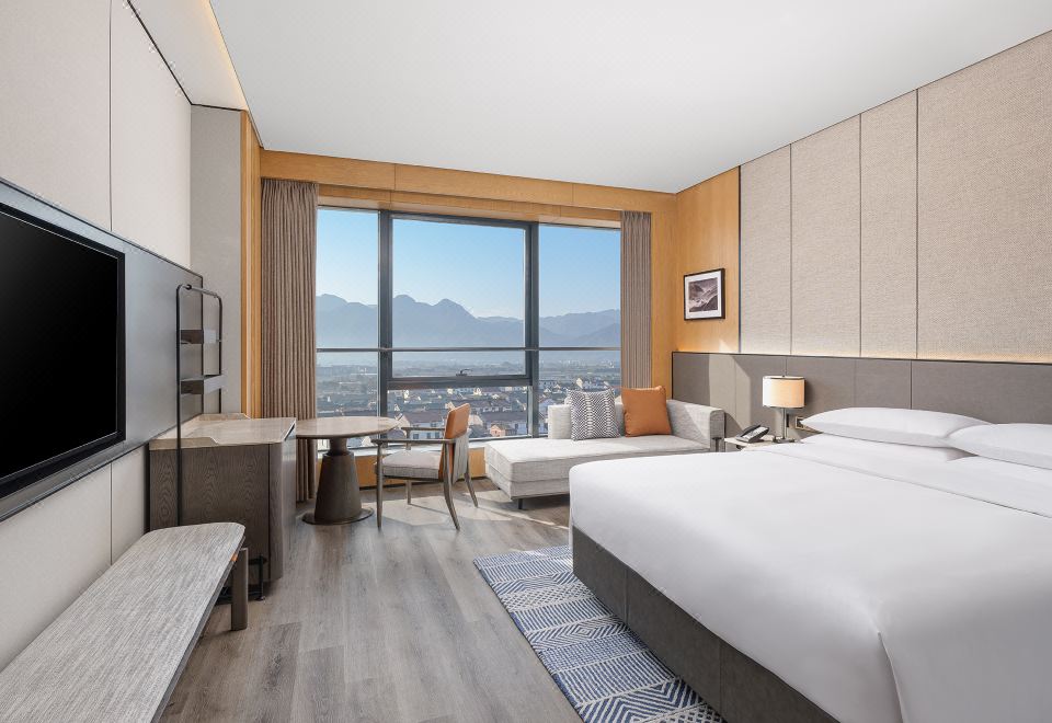 豪华山景大床房