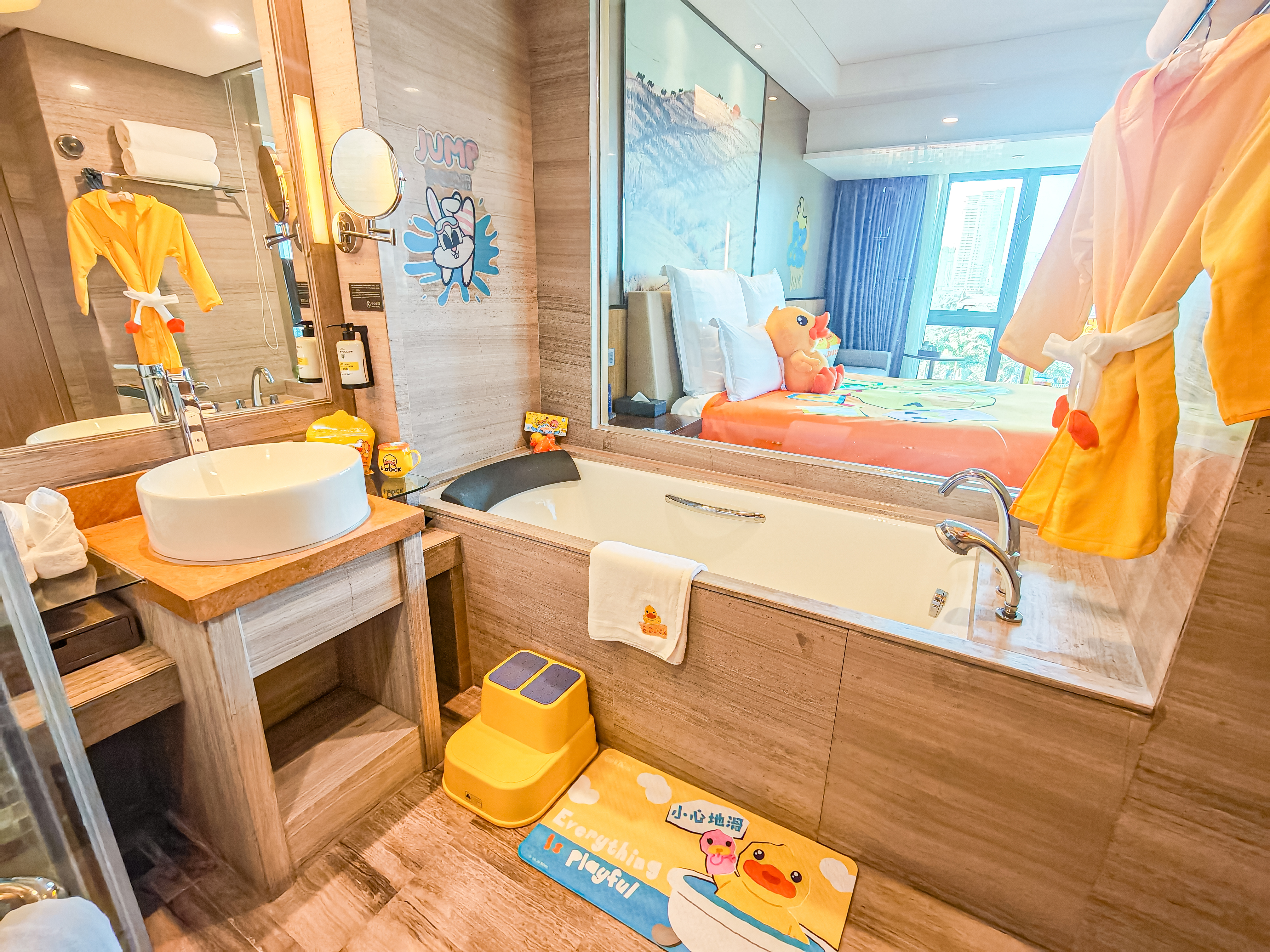 小黄鸭亲子主题房