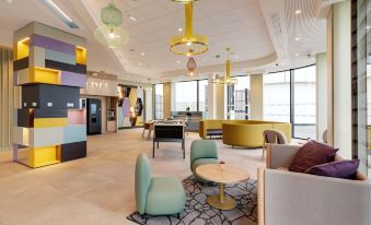 B&B HOTEL Lille Lillenium Eurasanté - Housity