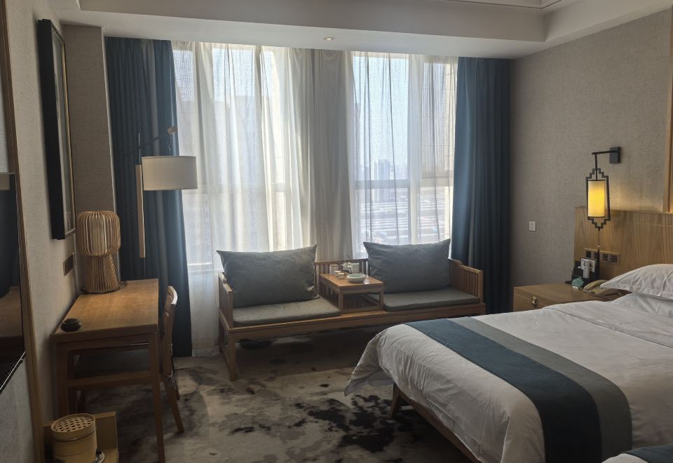 尊享·豪华双床房-明窗+电动窗帘