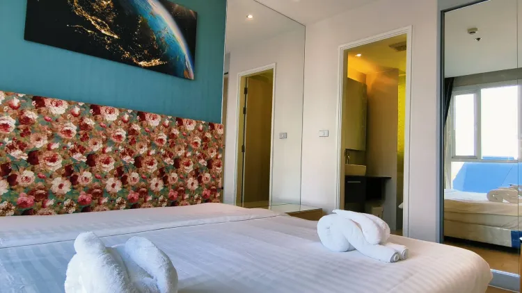 ห้องสวีทแบบหนึ่งห้องนอน พร้อมวิวสระว่ายน้ำ