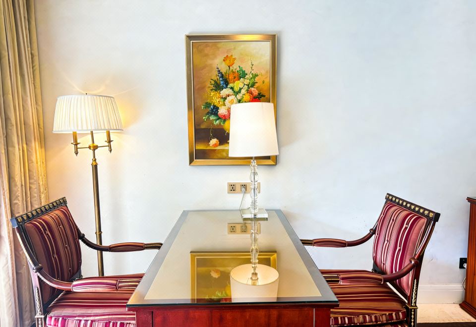 行政|湖景泡池大床房