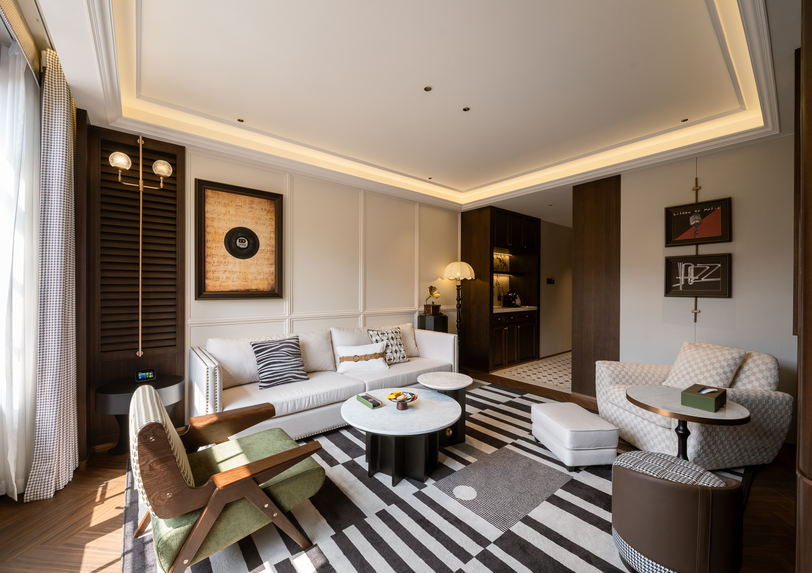 Exclusive Modern Shanghai Style Two-Bathroom Open Bath Tub Suite