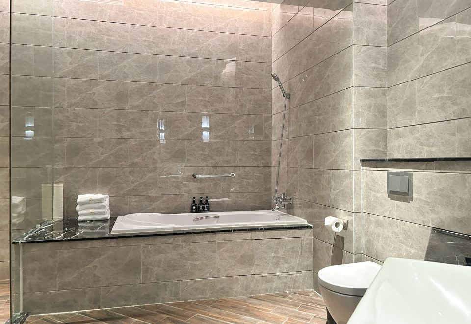 木蓮大床套房-【夏日家庭歡聚空間】