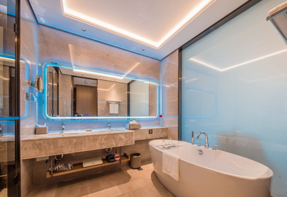 Oceantec Valley Hotel QingdaoOcean-view Executive Suite