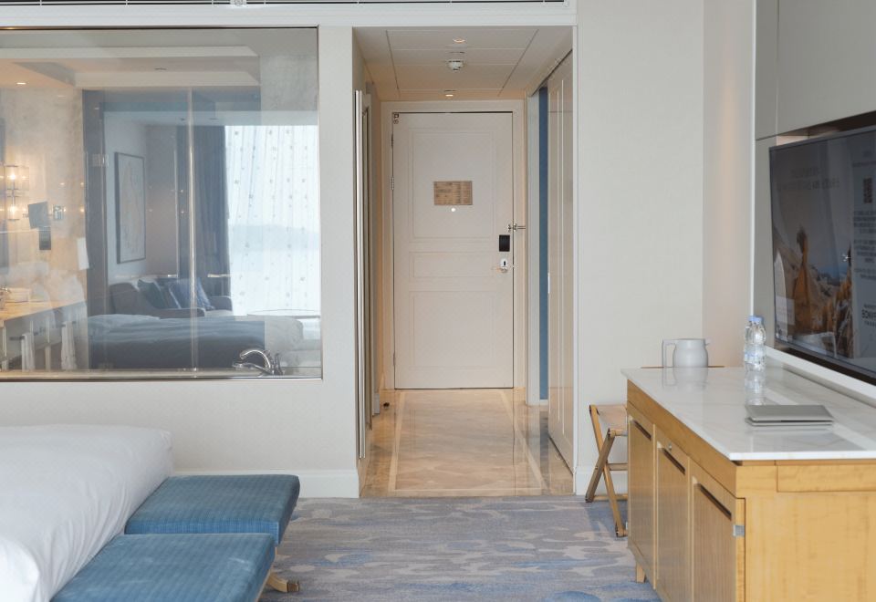 180度全湖景大床房