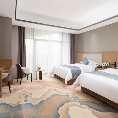 奢享浴缸雙床房（全景落地窗+親膚浴袍 ） 金慶盛金鑽飯店（萬象城南寧火車東站店）優惠