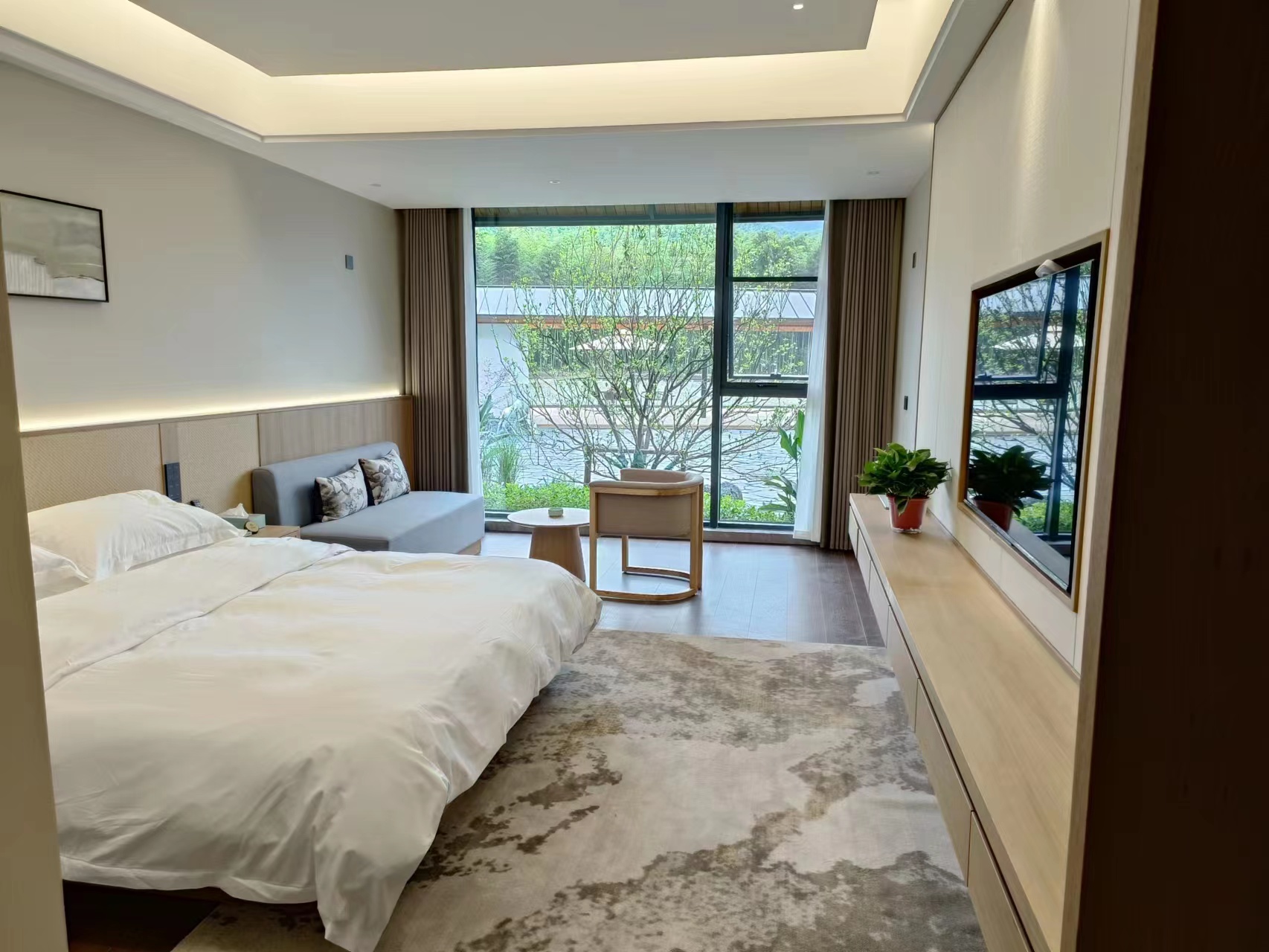 Seeker Scenic Double Bed Room